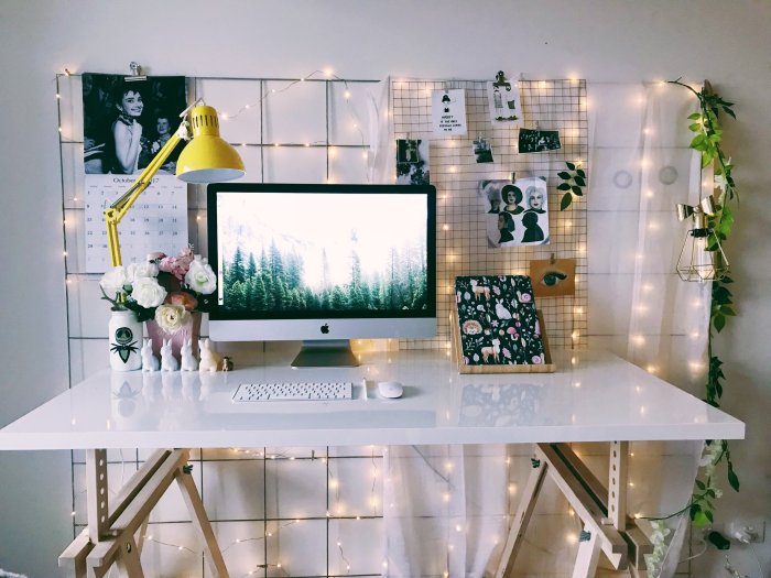 How to decorate a drab office