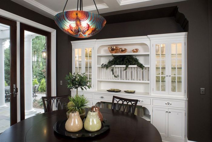 How to decorate a dining room hutch